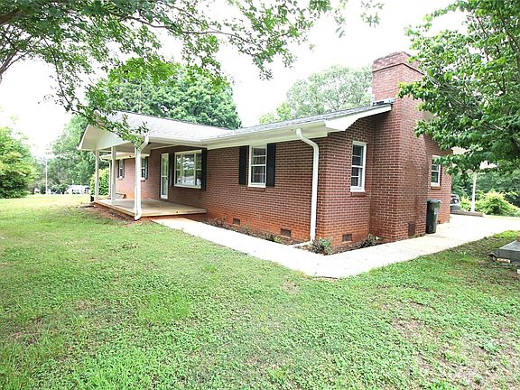 3rd image of 203 Ratchford Farm Rd
