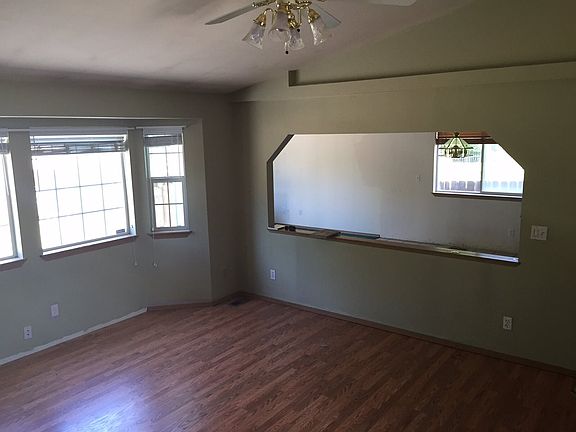 5th image of 16417 E Broad Ave