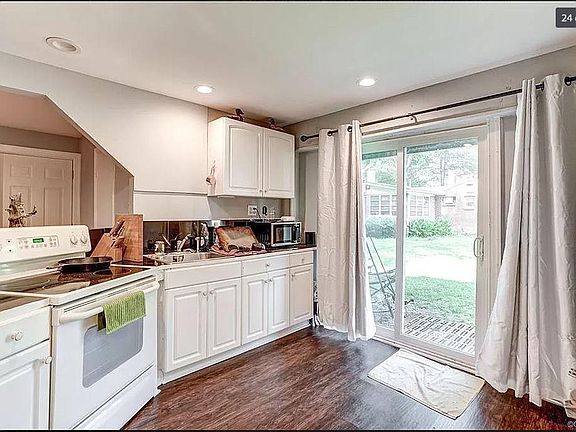 4th image of 1645 Railway Ln #B