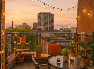 175 Woodpoint Rd #3R, Brooklyn, NY 11211