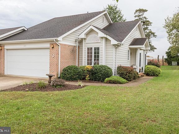 2nd image of 221 Southridge Ct