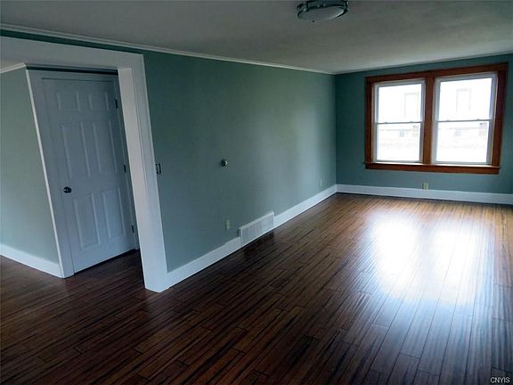 3rd image of 16 Wadsworth St