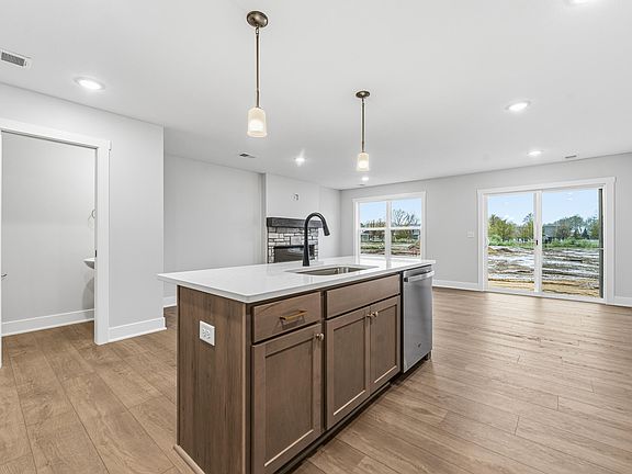 3rd image of 910 Indiana Ave #12