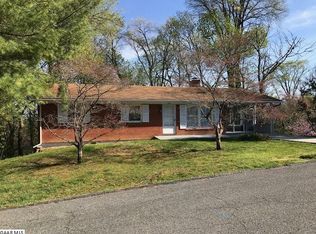 209 Hendren Ave, Staunton, VA 24401