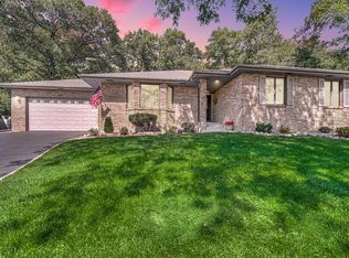 1350 Lakeview Dr, Schererville, IN 46375