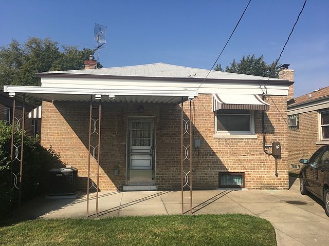 2nd image of 3813 S 61st Ct