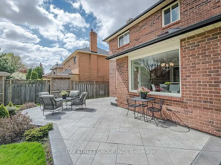1469 Sprucewood Ter — Photo 24
