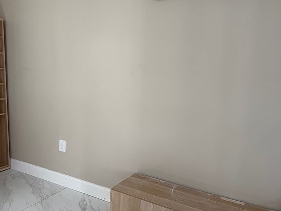 5th image of 2425 Stuart St