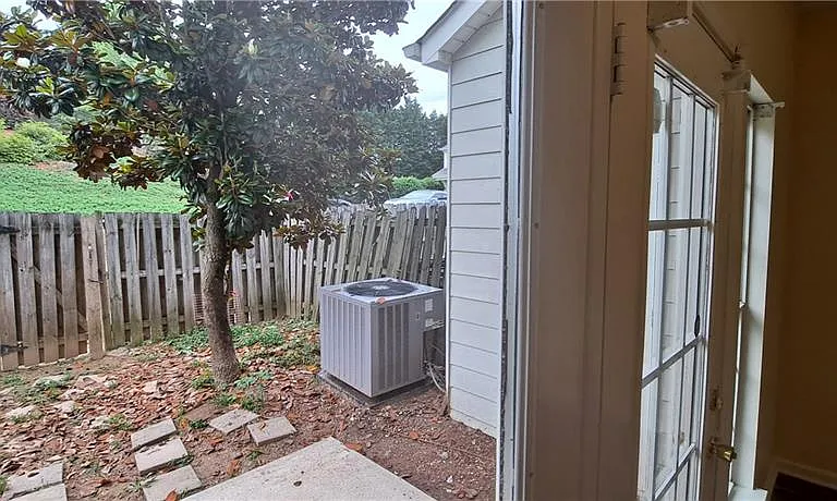 4330 Park Gate Dr — Photo 13