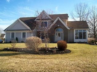 108 Guygrace Ln, Webster, NY 14580