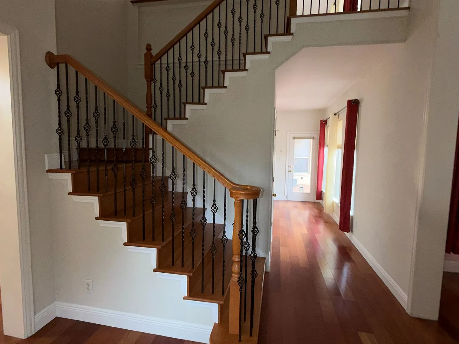 4 bed, 3.5 bath, 3393 sqft, $4,095 — Photo 3