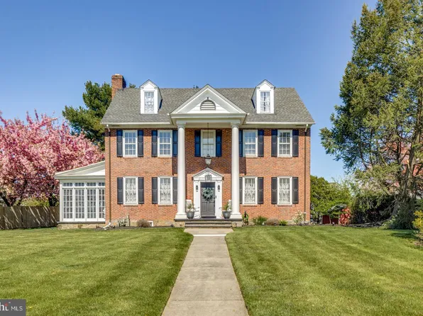 1201 Royal Ln, Thorofare, NJ 08086