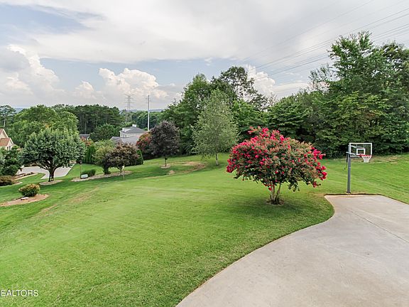 4th image of 5501 Kesterbrooke Blvd