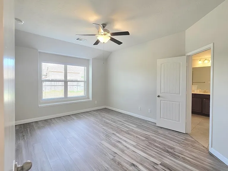 8206 Oxbow Manor Ln — Photo 23