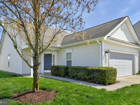 9277 Tournament Dr, Delmar, MD 21875