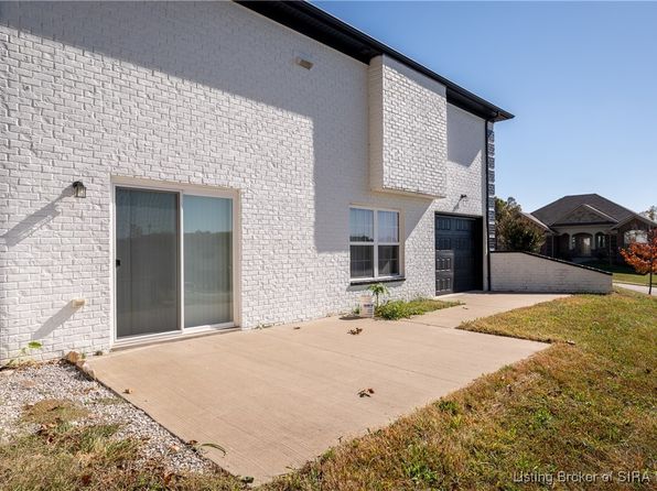 2880 Crescent Hill Drive NE, Corydon, IN 47112