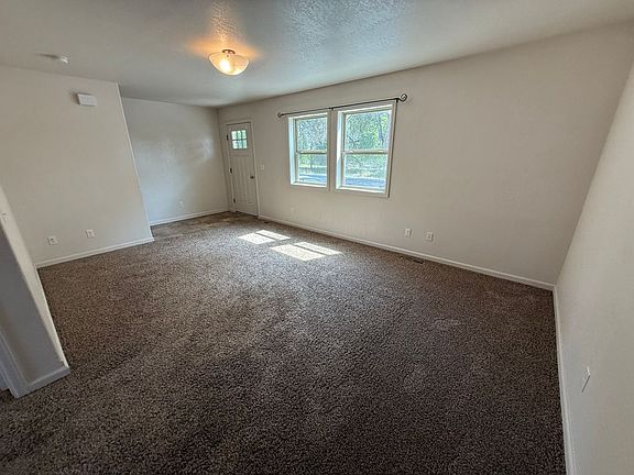 4th image of 418 W Pershing Ave APT 2