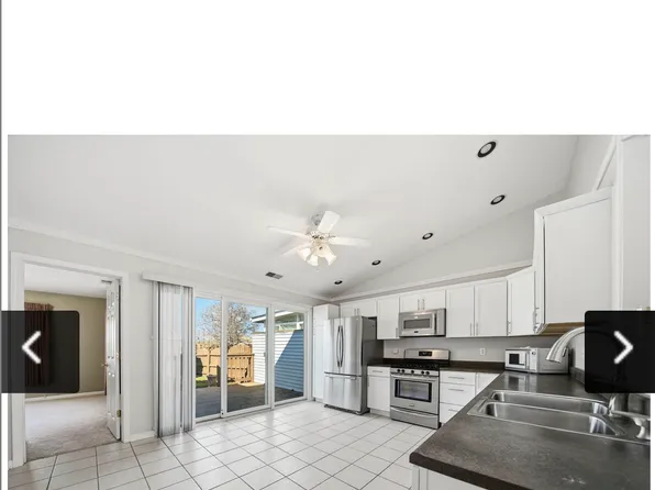 285 N Heather Ln, Crown Point, IN 46307