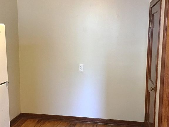 5th image of 4415 Melrose Ave #2
