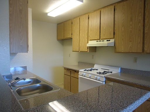5th image of 11312 Morrison St APT 4