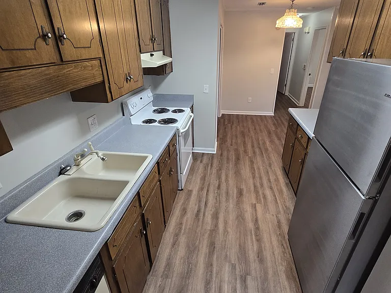 33 W Chadwick Cir — Photo 3