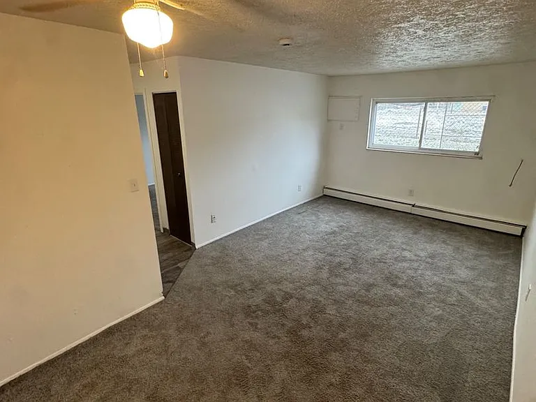 5058 Broadway — Photo 17