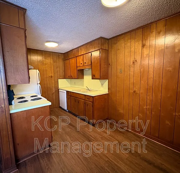 1007 Cedar St #2 — Photo 3