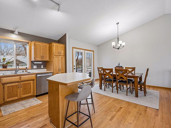 4th image of 3663 Kahler Dr NE