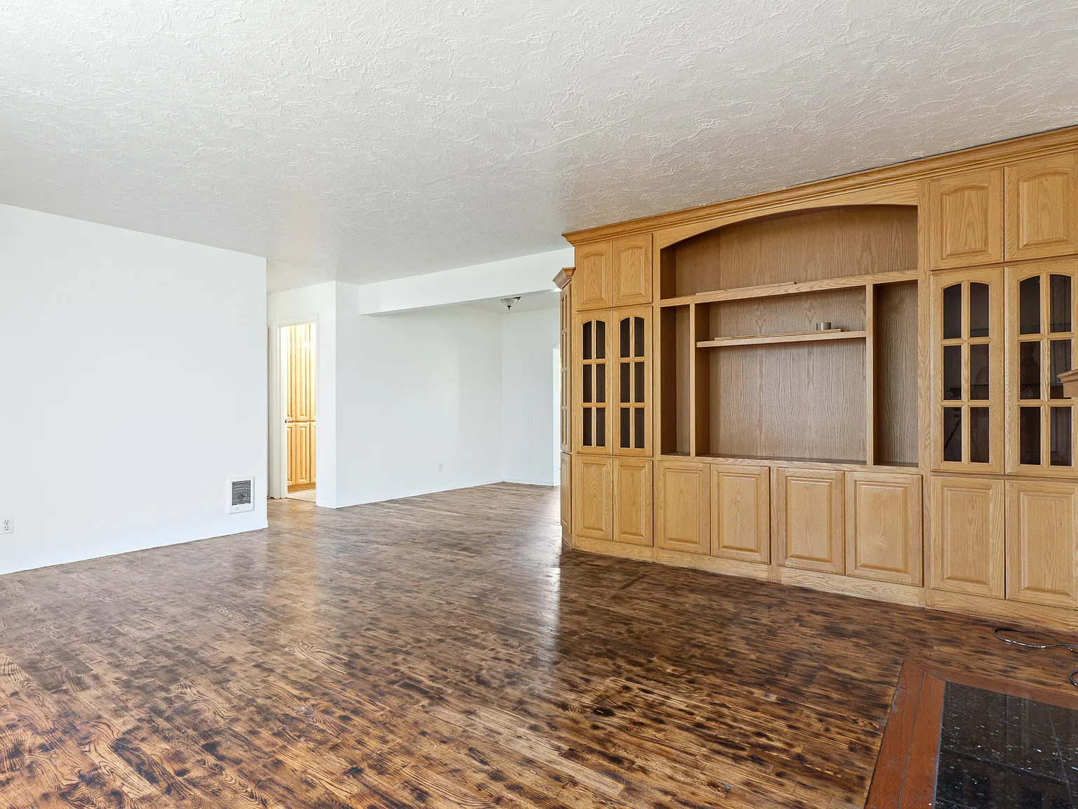 3 bed, 1600 sqft, $2,850 — Photo 2