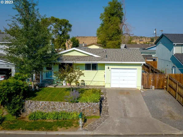 196 NE 9th St, Madras, OR 97741