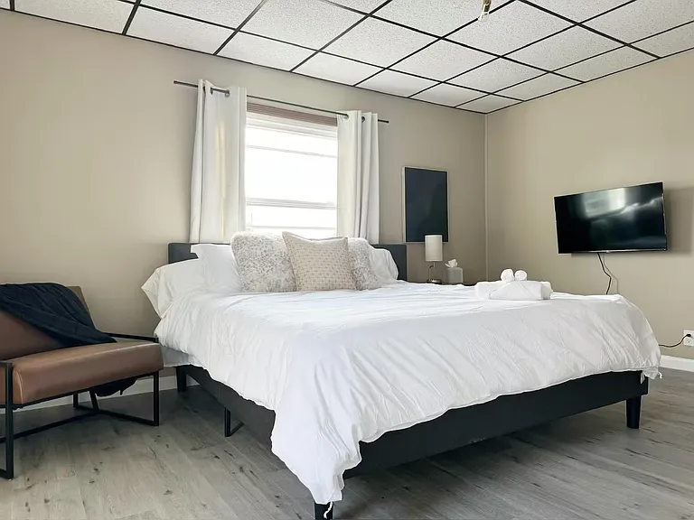 558 E Parkland Ave #558 — Photo 5