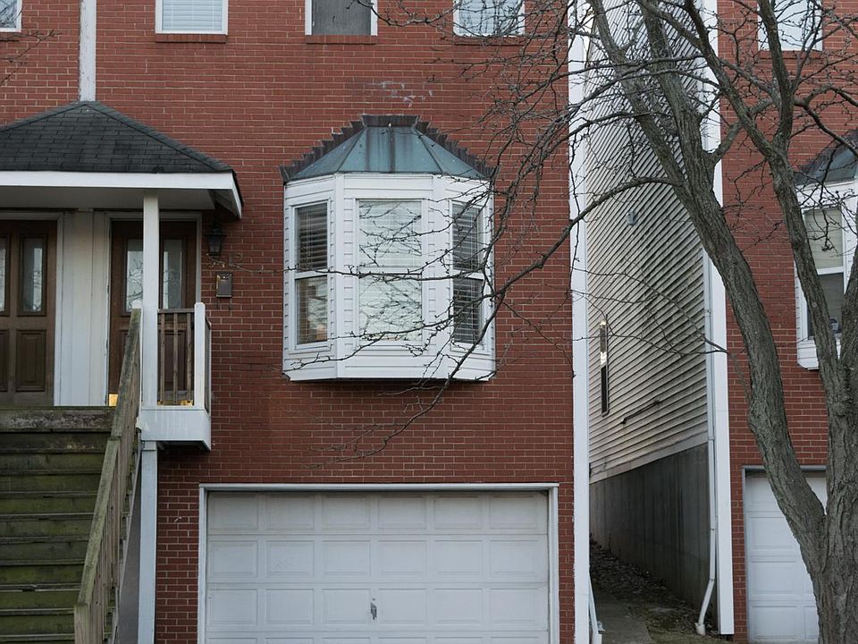 1st image of 3412 Caroline St