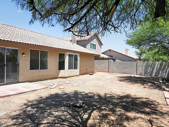 3rd image of 453 E LAREDO Street