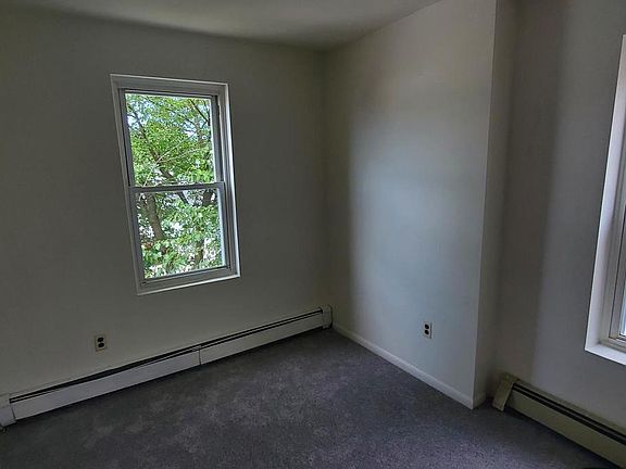3rd image of 213 N Lincoln St