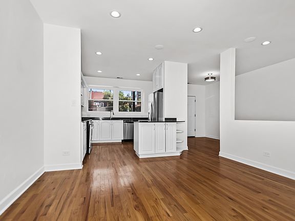 5th image of 4023 S Calumet Ave Unit 2N