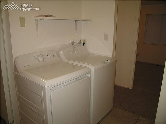 Washer & Dryer stay!