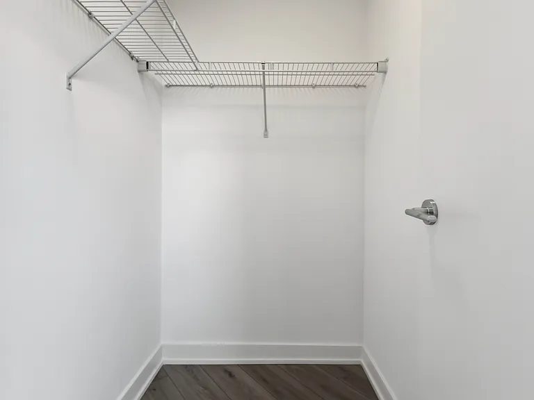7439 Kingston Rd — Photo 112