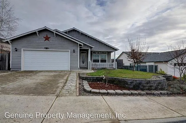 917 Ridgeview Dr photo 1