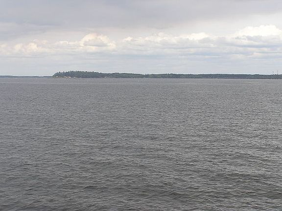5th image of 170 Lakeshore Dr