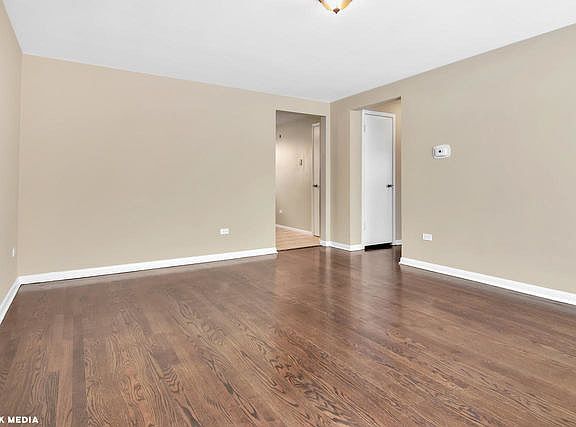 4th image of 8529 W Catalpa Ave Unit 2N