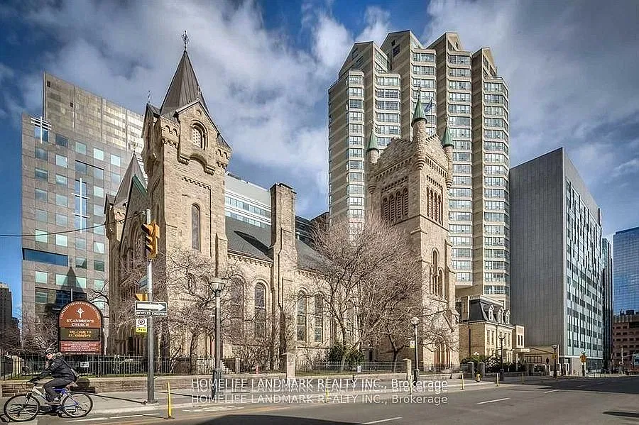 71 Simcoe St #1002
