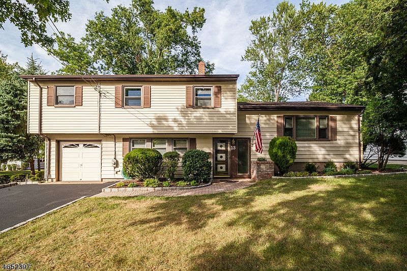 1st image of 15(13) Bromley Dr