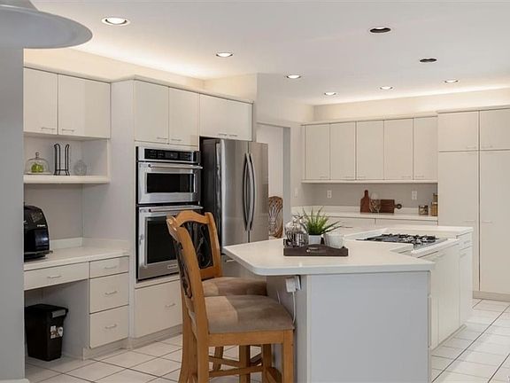 5th image of 6855 Lexington Ct