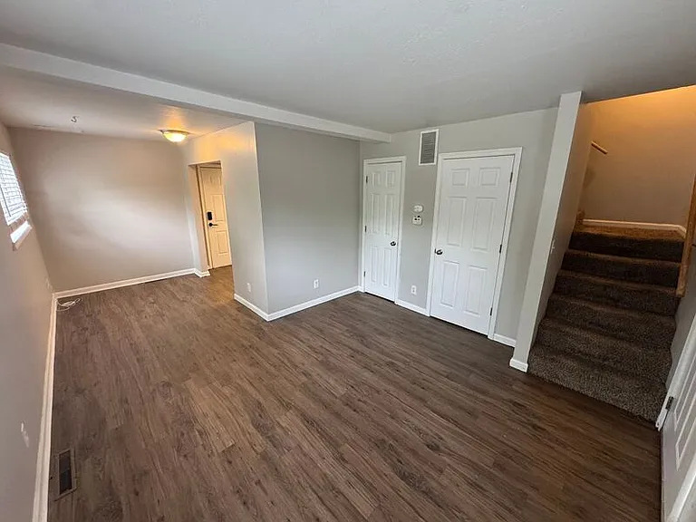 2929 E University St #5 — Photo 5