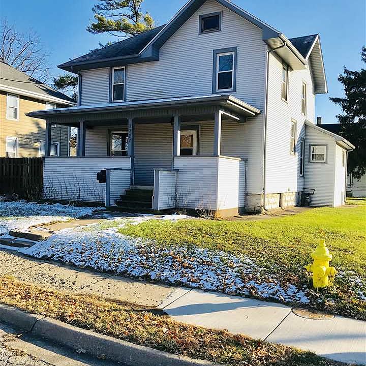 1st image of 1722 School St