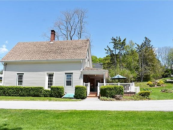 Side view of house facing driveway.