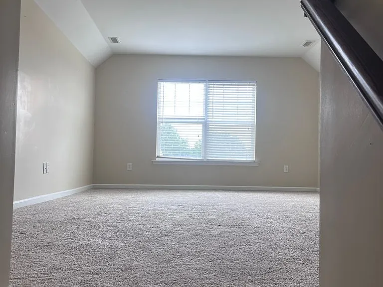 13 Hampshire Glen Pkwy — Photo 31