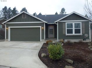 737 Callahan Dr, Roseburg, OR