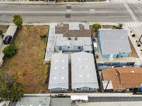 5th image of 370 N Palomares St