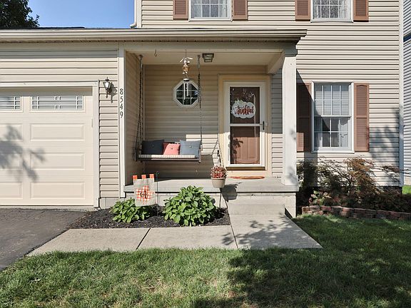 3rd image of 8549 Olenbrook Dr